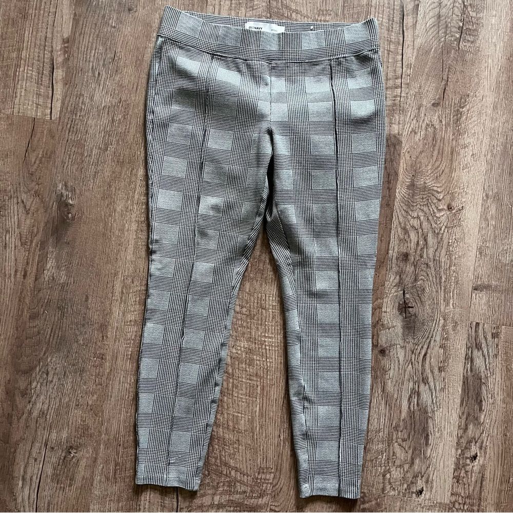 Old Navy Stevie Black and White Patterned Pants Stevie size medium